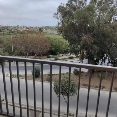 Spacious 2 Bedroom - Valley View